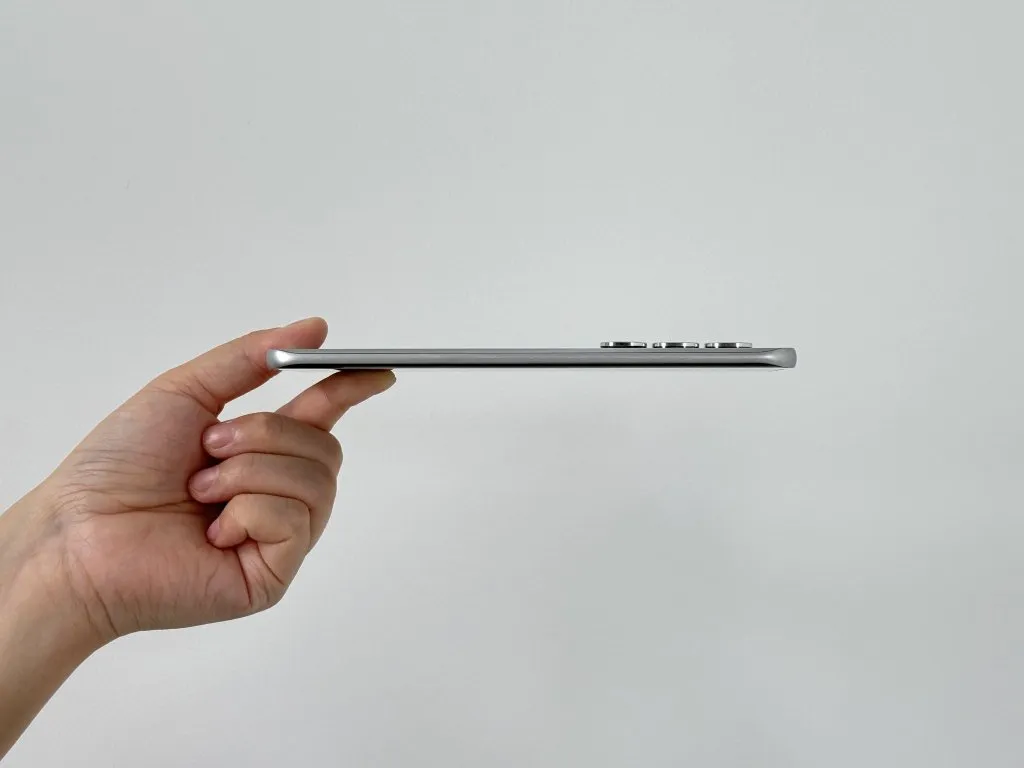 📱 Infinix Hot 60 Pro+: The Slimmest Curved Display Smartphone of 2025!